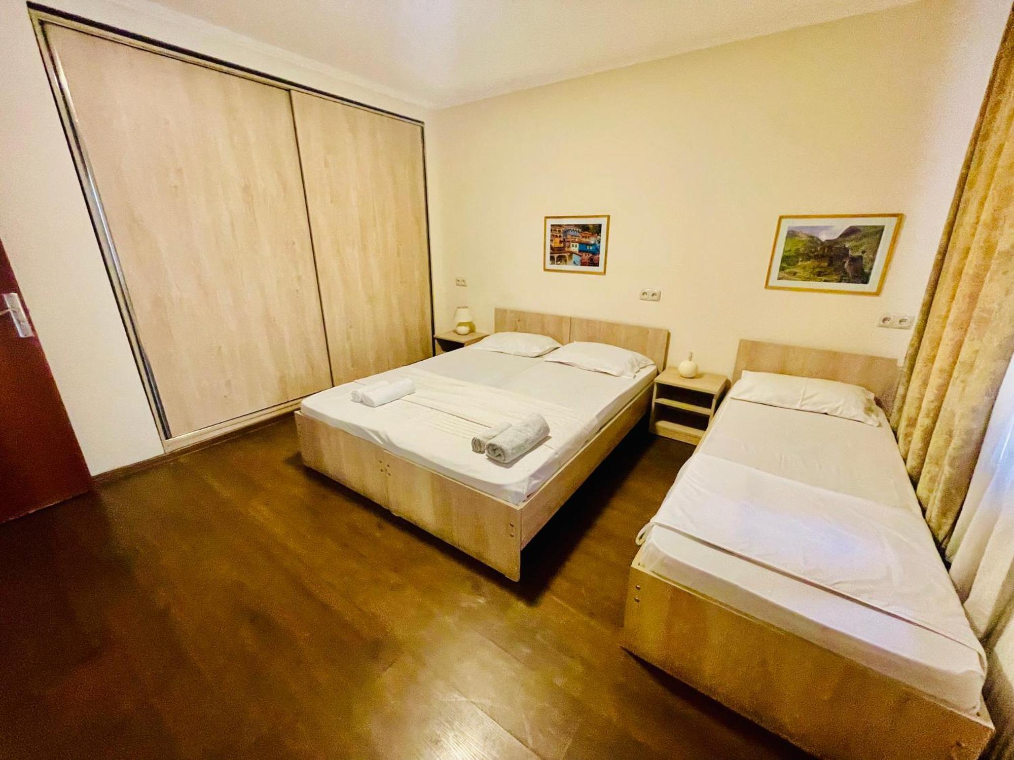 Hotel Klarastan Bon Voyage Tiflis Exterior foto