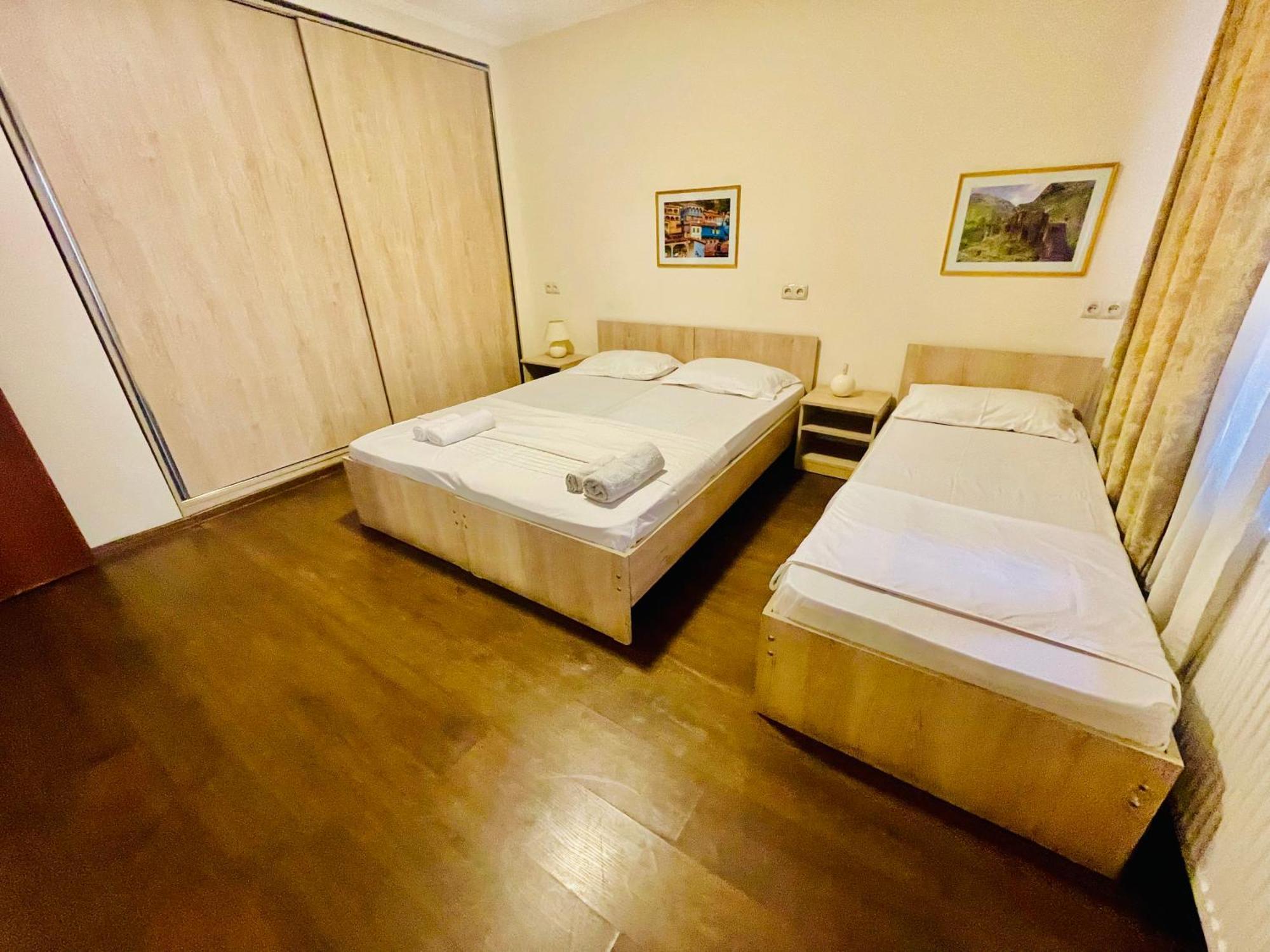 Hotel Klarastan Bon Voyage Tiflis Exterior foto