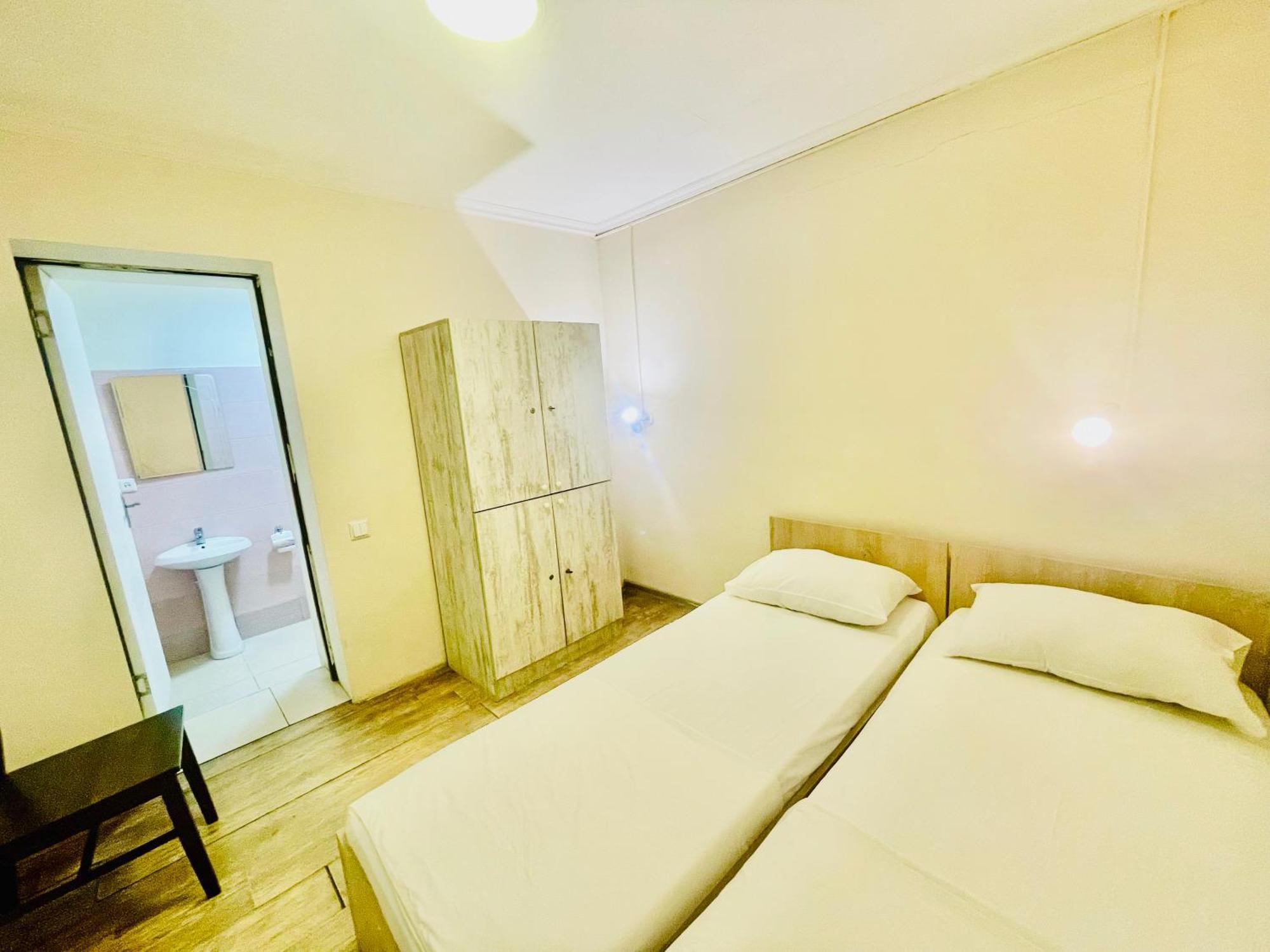 Hotel Klarastan Bon Voyage Tiflis Exterior foto