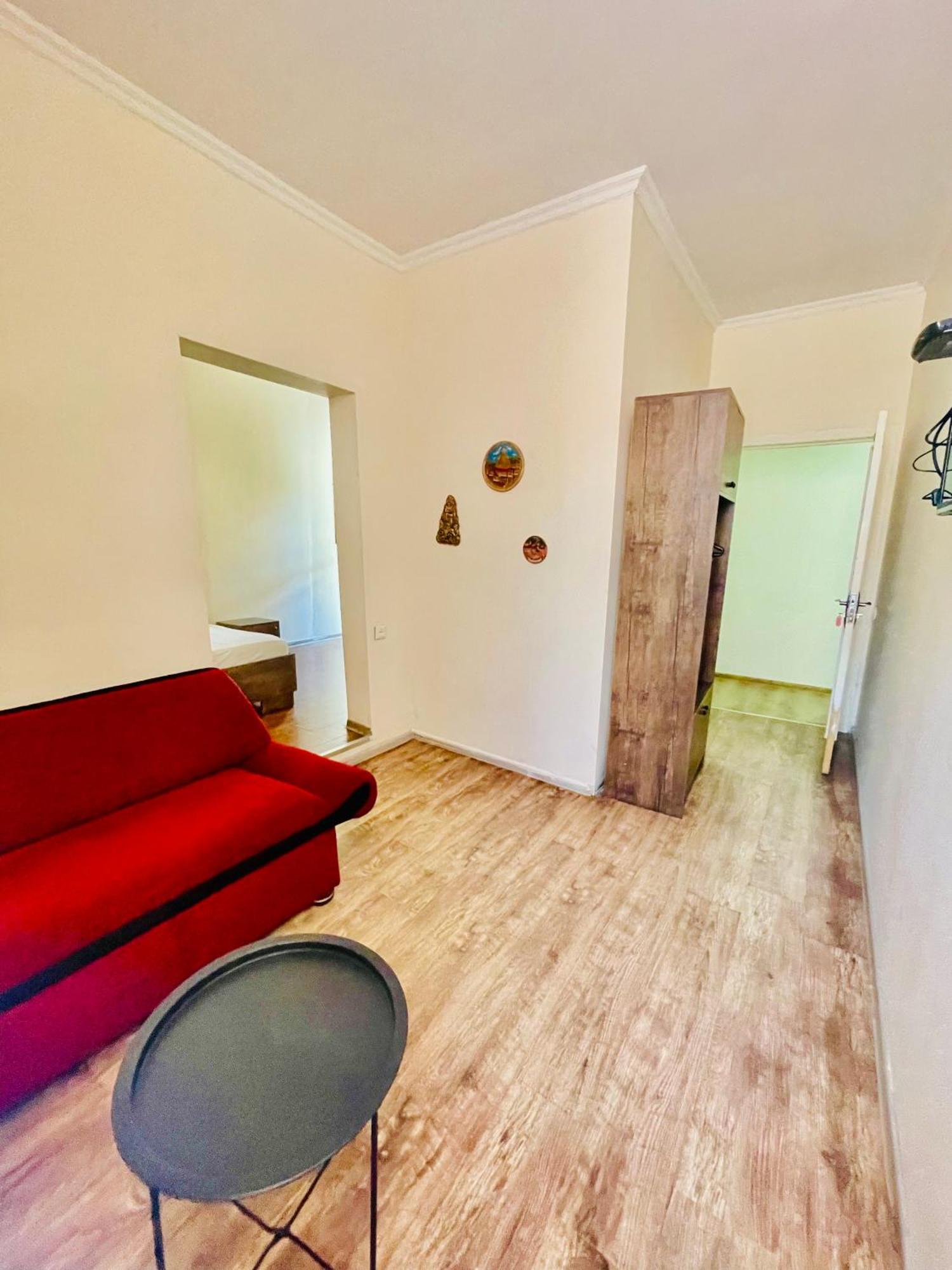 Hotel Klarastan Bon Voyage Tiflis Exterior foto