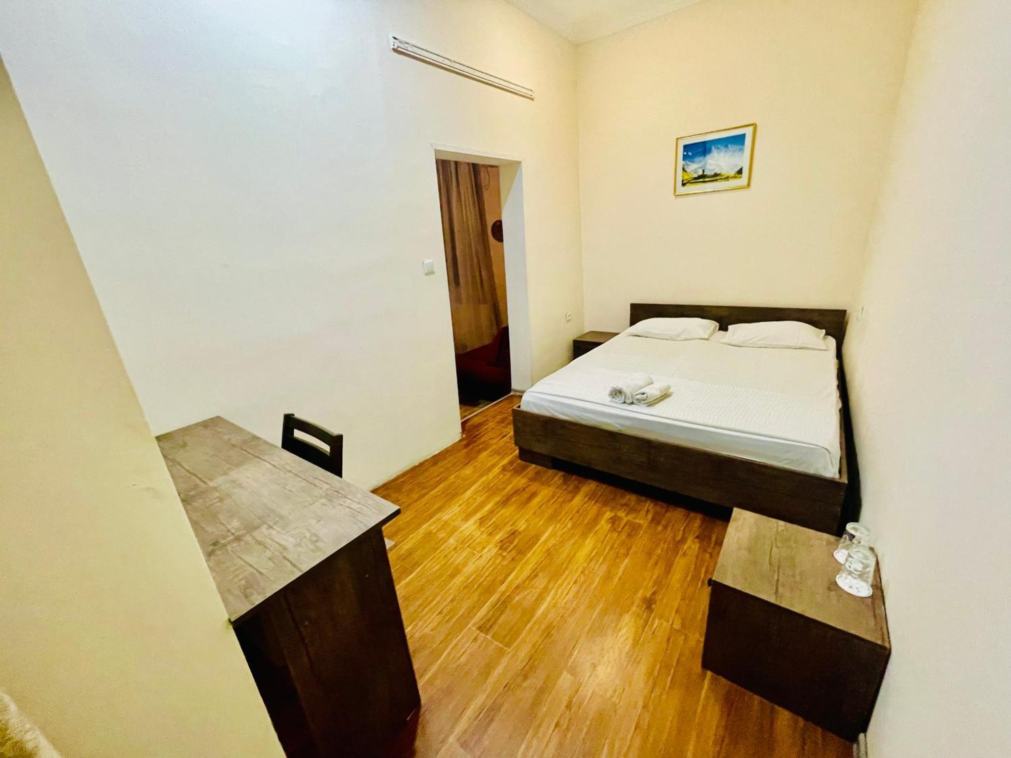 Hotel Klarastan Bon Voyage Tiflis Exterior foto